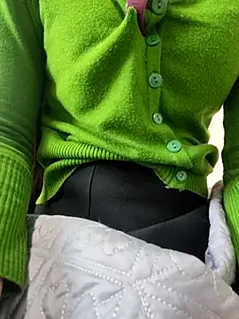 LianLaz online show from November 24, 2025, 8:14 am