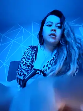 Snapshot of Reynpau19 chatting on November 25, 2025, 4:13 am Reynpau19 online show from November 25, 2025, 4:13 am