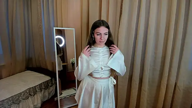 Snapshot of KiraRustle chatting on November 27, 2025, 2:23 am KiraRustle online show from November 27, 2025, 2:23 am