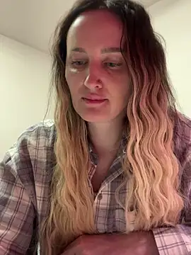 TomilaSi online show from November 25, 2025, 6:52 pm