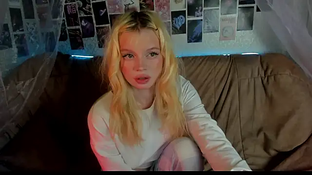 Snapshot of AlysaMeow chatting on March 13, 2026, 10:37 pm AlysaMeow online show from March 13, 2026, 10:37 pm