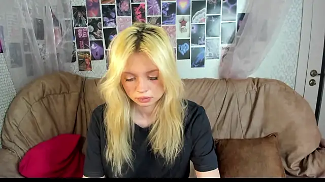 Snapshot of AlysaMeow chatting on February 5, 2026, 1:51 pm AlysaMeow online show from February 5, 2026, 1:51 pm