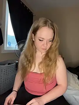 SmirkFans online show from April 5, 2026, 10:27 pm