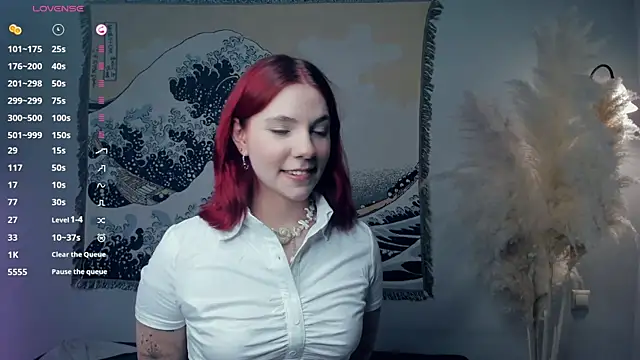 Snapshot of Solarspark chatting on December 14, 2025, 6:41 am Solarspark online show from December 14, 2025, 6:41 am