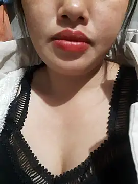 mai-mai-97 online show from December 5, 2025, 2:04 pm