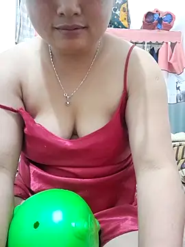 Snapshot of mai-mai-97 chatting on May 1, 2026, 4:39 am mai-mai-97 online show from May 1, 2026, 4:39 am