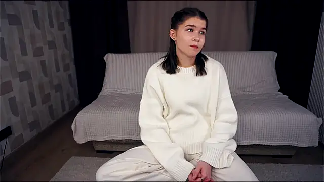 ZulaRattan online show from November 28, 2025, 7:03 pm