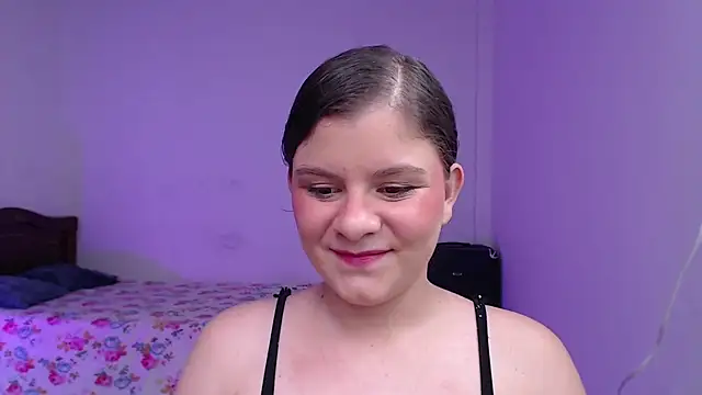 Snapshot of AmayaVale chatting on April 7, 2026, 8:43 pm AmayaVale online show from April 7, 2026, 8:43 pm