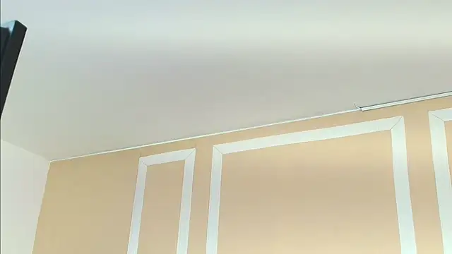 HallieStone online show from December 16, 2025, 2:21 pm