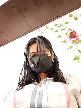 Sexolinaa online show from May 8, 2026, 11:47 am