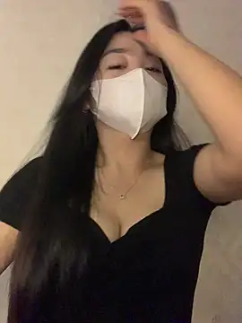 lana-kan online show from March 18, 2026, 1:46 pm