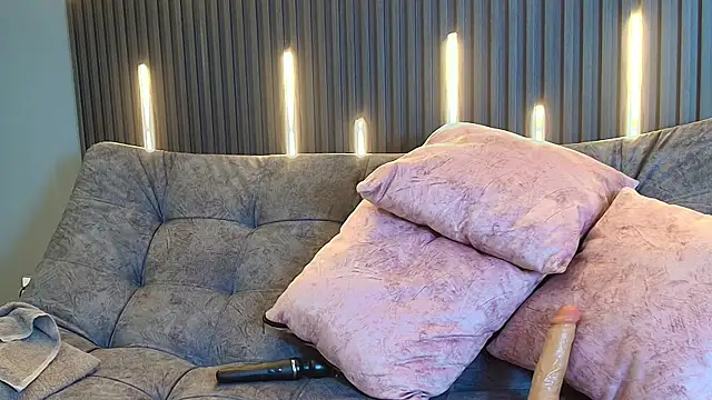 Snapshot of scarlett_aviebby chatting on December 4, 2025, 1:43 pm scarlett aviebby online show from December 4, 2025, 1:43 pm