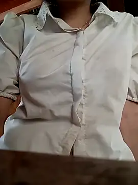 Snapshot of NariShow chatting on April 3, 2026, 8:21 am NariShow online show from April 3, 2026, 8:21 am