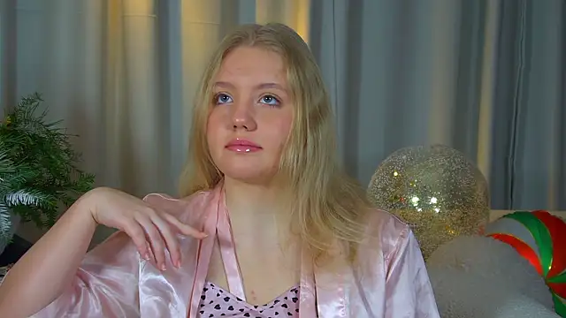 Snapshot of EmilyEvanse chatting on December 17, 2025, 6:18 am EmilyEvanse online show from December 17, 2025, 6:18 am