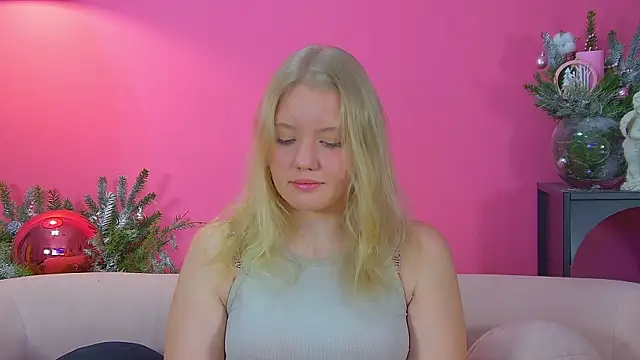 Snapshot of EmilyEvanse chatting on December 15, 2025, 6:25 pm EmilyEvanse online show from December 15, 2025, 6:25 pm