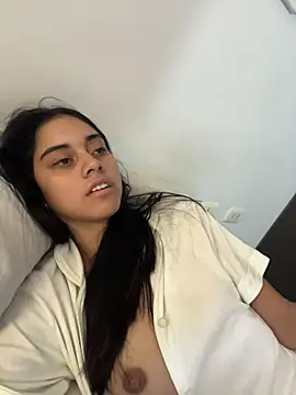 Miia moonn online show from January 8, 2026, 12:33 pm