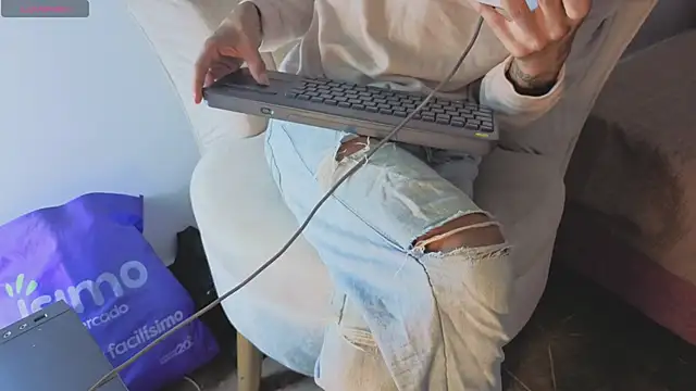 megan lenon online show from February 15, 2026, 1:39 am