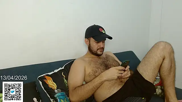 holegape online show from April 14, 2026, 1:32 am