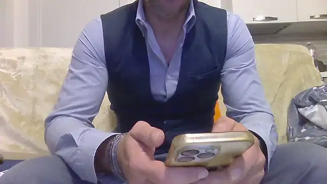 Snapshot of Eroshotlicker chatting on February 15, 2026, 10:09 pm Eroshotlicker online show from February 15, 2026, 10:09 pm