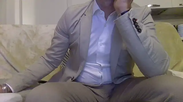 Snapshot of Eroshotlicker chatting on April 12, 2026, 8:45 pm Eroshotlicker online show from April 12, 2026, 8:45 pm