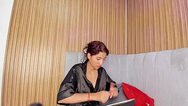 Maybeelin  online show from November 29, 2025, 12:49 pm