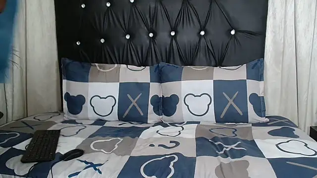 Snapshot of SavageHoney chatting on April 11, 2026, 8:23 pm SavageHoney online show from April 11, 2026, 8:23 pm