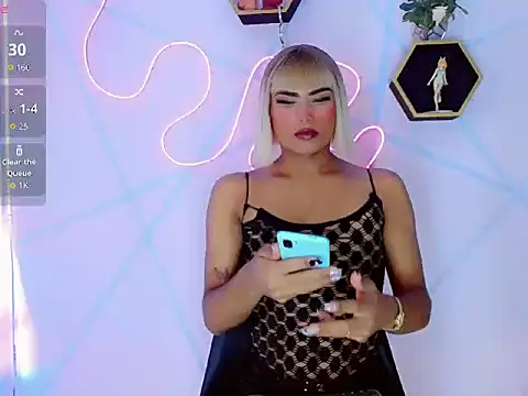 Snapshot of Natasha__Hot_ chatting on December 14, 2025, 11:43 pm Natasha Hot online show from December 14, 2025, 11:43 pm