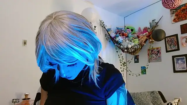 Layla quinn online show from February 17, 2026, 4:48 pm