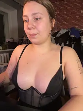 Annahylio online show from November 27, 2025, 8:09 pm