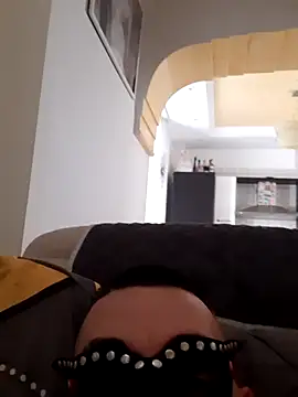 Vampiro83zz online show from March 15, 2026, 2:57 pm