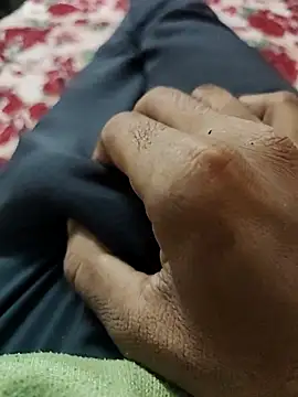 Snapshot of bigdick2299 chatting on December 16, 2025, 3:05 pm bigdick2299 online show from December 16, 2025, 3:05 pm