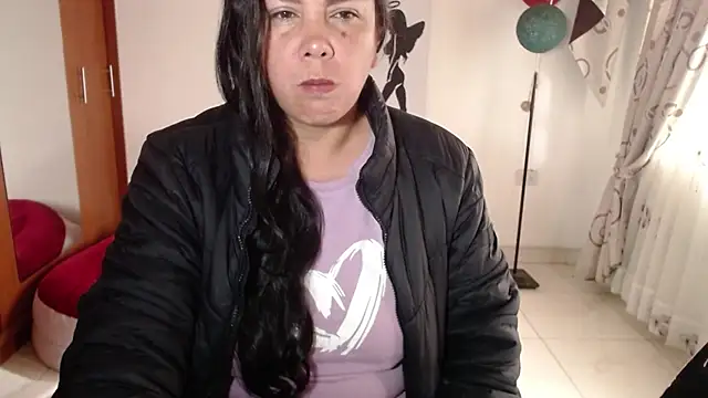 vivian-milf online show from January 7, 2026, 12:43 pm