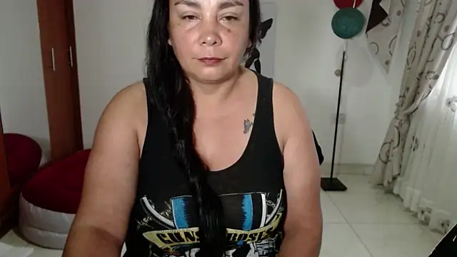 vivian-milf online show from January 14, 2026, 9:40 pm