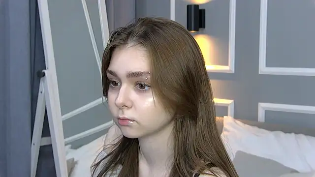 Snapshot of NatalieCroft chatting on December 5, 2025, 6:12 am NatalieCroft online show from December 5, 2025, 6:12 am