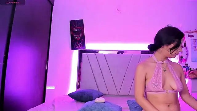 Snapshot of Valery_Paola chatting on January 12, 2026, 10:36 pm Valery Paola online show from January 12, 2026, 10:36 pm