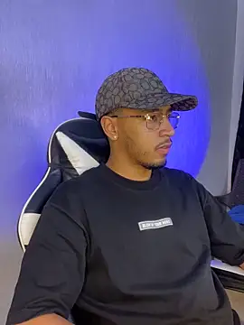 Snapshot of Brand_Collins chatting on December 16, 2025, 8:13 pm Brand Collins online show from December 16, 2025, 8:13 pm