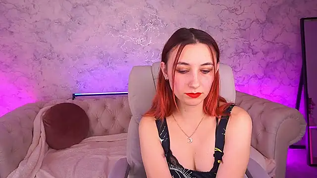 RoxieRay online show from December 19, 2025, 3:58 pm