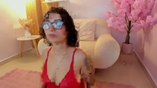 Snapshot of sarah_sluty chatting on February 7, 2026, 2:30 am sarah sluty online show from February 7, 2026, 2:30 am