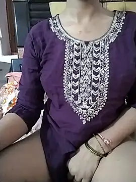 RASHMI SHARMA9 online show from July 14, 2026, 5:52 pm