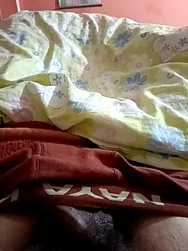 Snapshot of happy_- chatting on November 29, 2025, 4:18 pm happy - online show from November 29, 2025, 4:18 pm