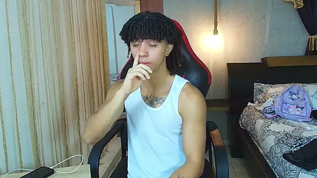 Snapshot of kim_curlyy chatting on May 18, 2026, 2:55 pm kim curlyy online show from May 18, 2026, 2:55 pm