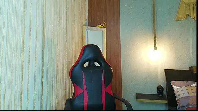 Snapshot of kim_curlyy chatting on March 18, 2026, 1:24 pm kim curlyy online show from March 18, 2026, 1:24 pm