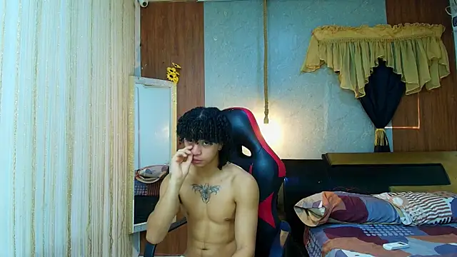 Snapshot of kim_curlyy chatting on April 6, 2026, 3:02 pm kim curlyy online show from April 6, 2026, 3:02 pm