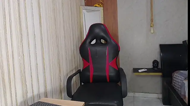 Snapshot of kim_curlyy chatting on March 11, 2026, 1:27 pm kim curlyy online show from March 11, 2026, 1:27 pm