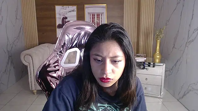 Snapshot of serabella_s chatting on November 29, 2025, 1:00 pm serabella s online show from November 29, 2025, 1:00 pm