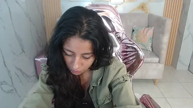 Snapshot of serabella_s chatting on December 16, 2025, 1:04 pm serabella s online show from December 16, 2025, 1:04 pm