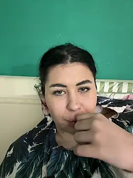 Snapshot of MegaBoobsDeee chatting on March 11, 2026, 5:40 pm MegaBoobsDeee online show from March 11, 2026, 5:40 pm