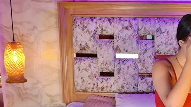 Snapshot of aron_emily_23 chatting on December 14, 2025, 6:46 pm aron emily 23 online show from December 14, 2025, 6:46 pm