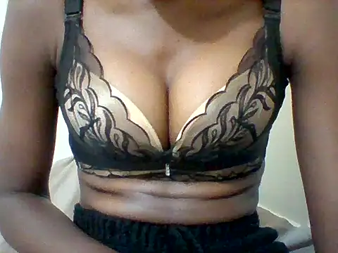 Londy170 online show from December 15, 2025, 9:42 pm