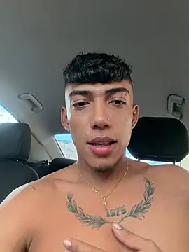Snapshot of Bryan_robayo5 chatting on April 17, 2026, 10:12 pm Bryan robayo5 online show from April 17, 2026, 10:12 pm